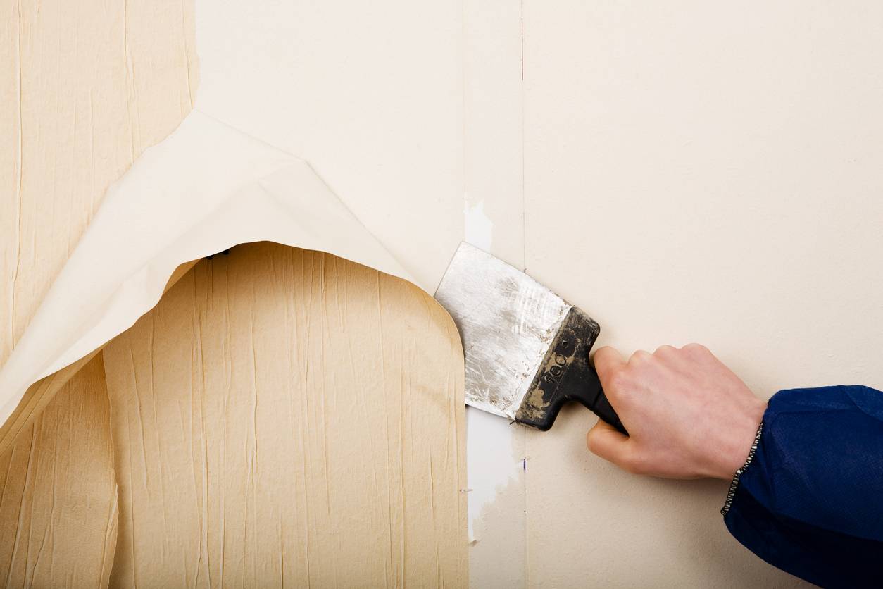 retirer un papier peint sur un mur